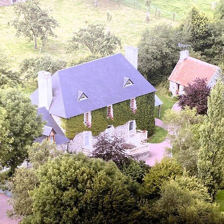 Le Pont De Benneville Cahagnes エクステリア 写真