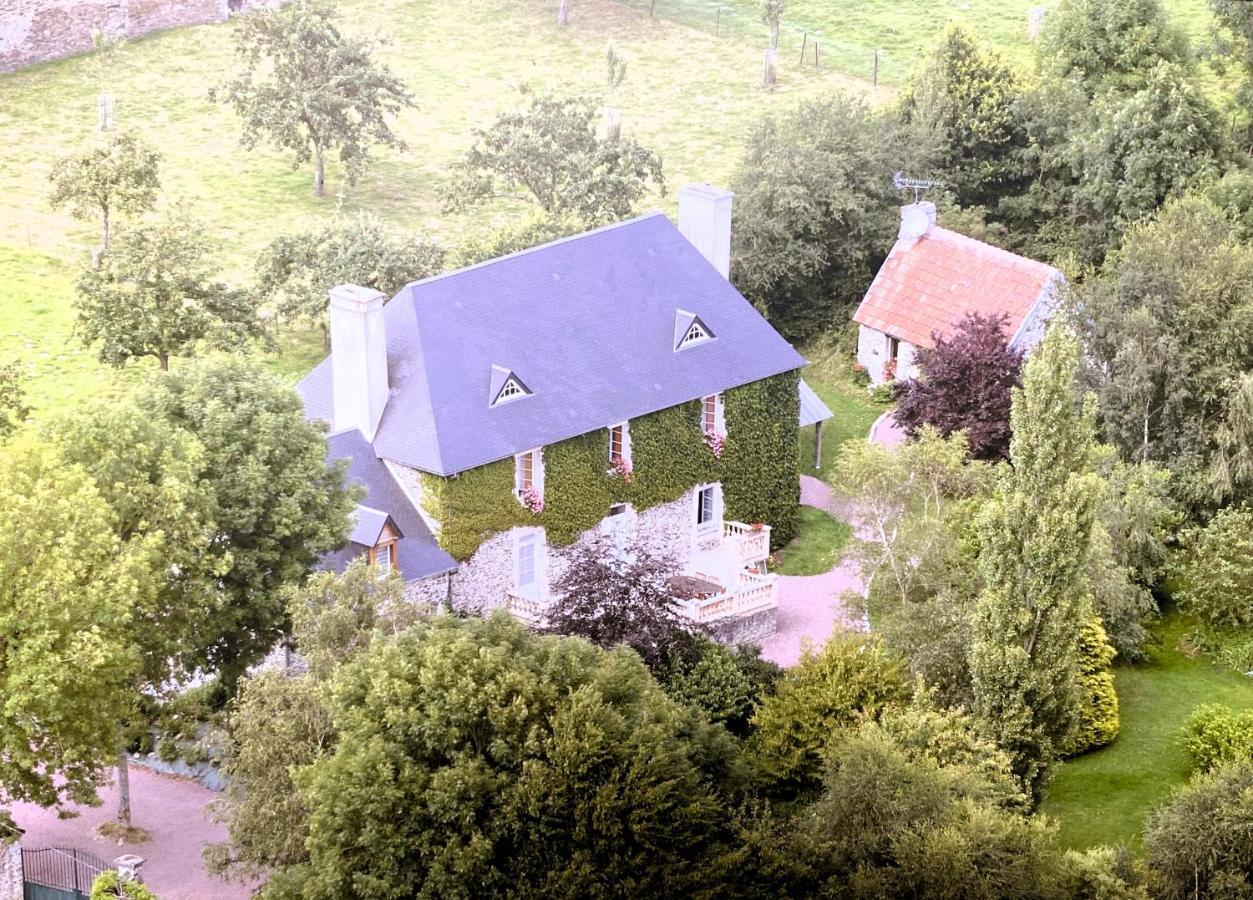 Le Pont De Benneville Cahagnes エクステリア 写真